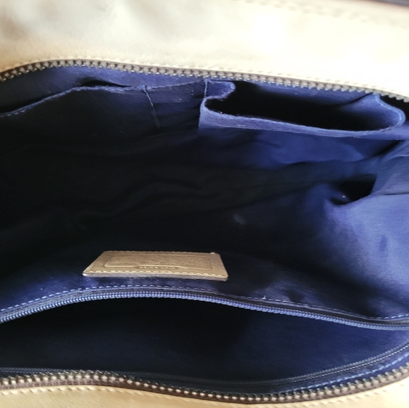 Womens COACH purse - Picture 10 of 13